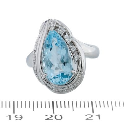 3.69ct Aquamarine & Diamond Ring - 2