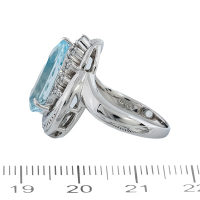 3.69ct Aquamarine & Diamond Ring - 3