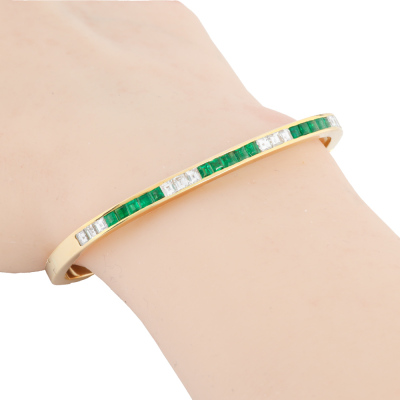 0.75ct Emerald & Diamond Bangle, 18ct 23.9g - 6
