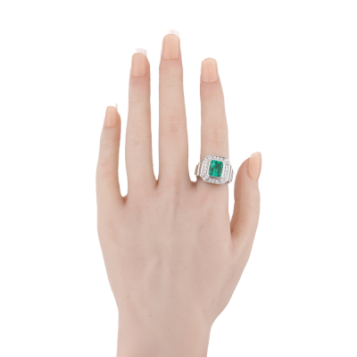 3.78ct Emerald & Diamond Ring - 7