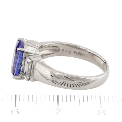 2.29ct Tanzanite & Diamond Ring - 3