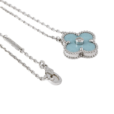 Van Cleef & Arpels 2022 Holiday Vintage Alhambra Pendant - 7