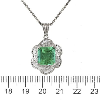4.30ct Colombian Emerald & Diamond Pendant - 3