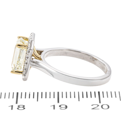 2.01ct Diamond Halo Ring GIA S-T VVS2 - 3