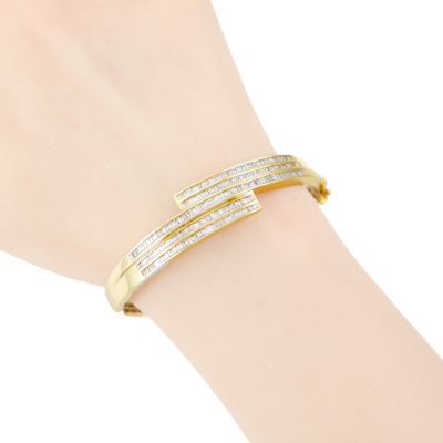 2.00ct Baguette Cut Diamond Bangle - 7