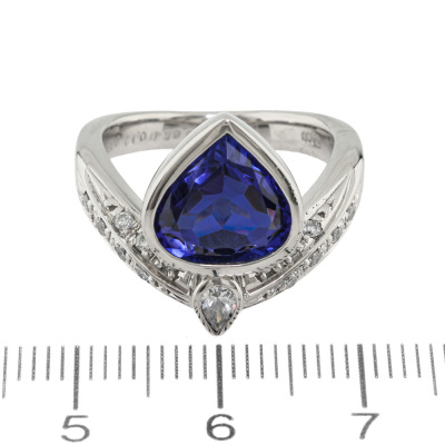 3.65ct Tanzanite & Diamond Ring - 7