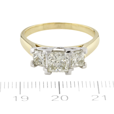 2.00ct Princess Cut Diamond Trilogy Ring - 2