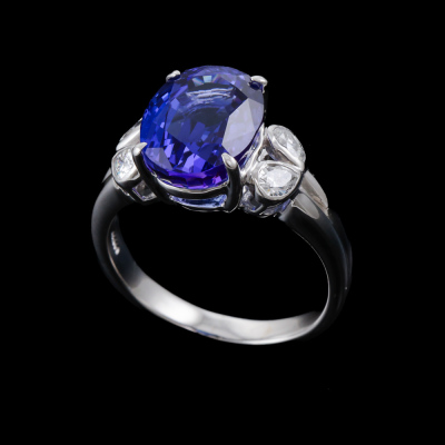 5.80ct Tanzanite & Diamond Ring - 5