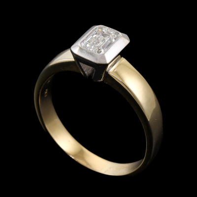 0.85ct Emerald Cut Diamond Solitaire Ring - 6