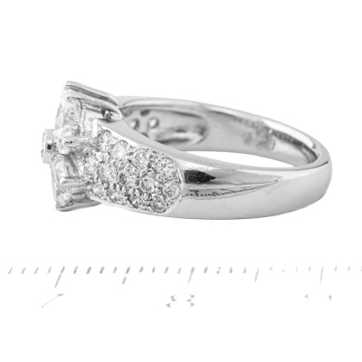 1.78ct Diamond Flower Dress Ring - 3