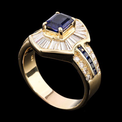 1.95ct Sapphire & 2.10ct Diamond Ring - 6
