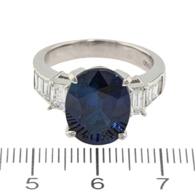 7.12ct Sapphire & 1.11ct Diamond Ring - 7