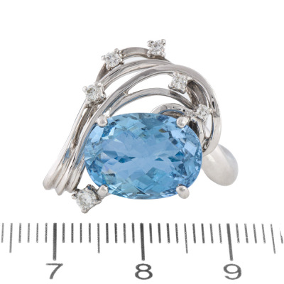 4.82ct Aquamarine & Diamond Ring - 2
