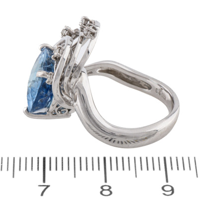 4.82ct Aquamarine & Diamond Ring - 3