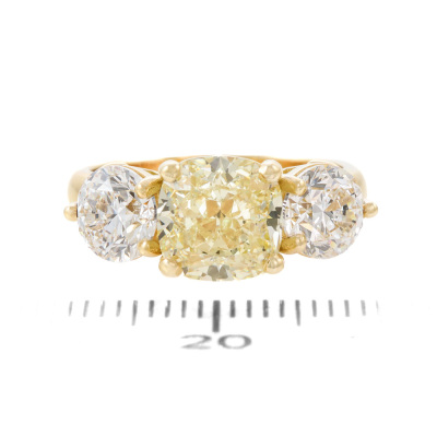 5.02ct Diamond Trilogy Ring GIA Fancy Yellow VS1 - 7