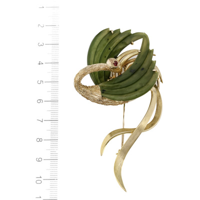 Nephrite Jade & Ruby Flamingo Brooch - 2