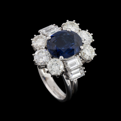 3.19ct Sapphire & Diamond Ring - 6