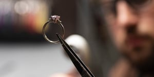 Jewellery auction sale process