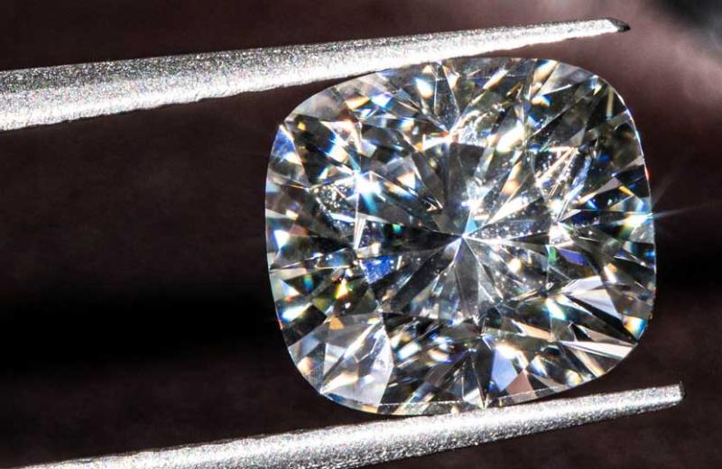 Your Guide to Selling Jewellery at Auction